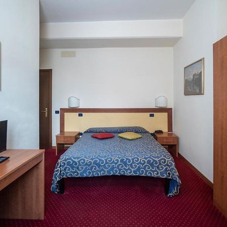 Hotel Italia & Lombardi مونتيفياسكون المظهر الخارجي الصورة