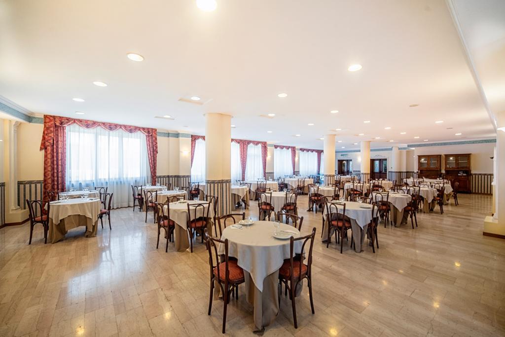 Hotel Italia & Lombardi مونتيفياسكون المظهر الخارجي الصورة