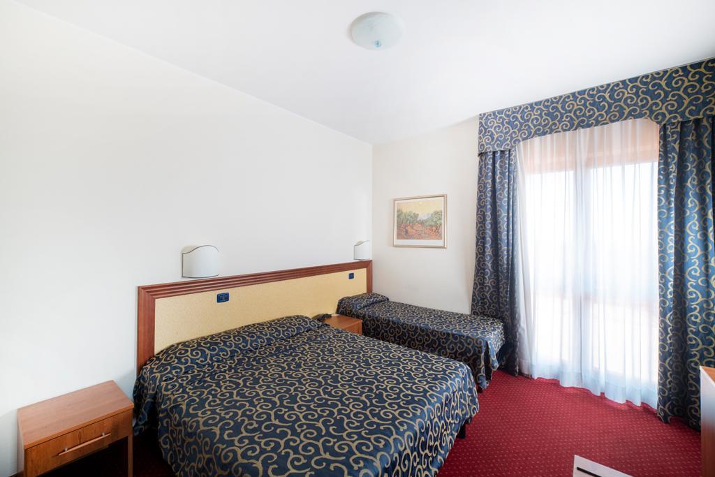 Hotel Italia & Lombardi مونتيفياسكون المظهر الخارجي الصورة