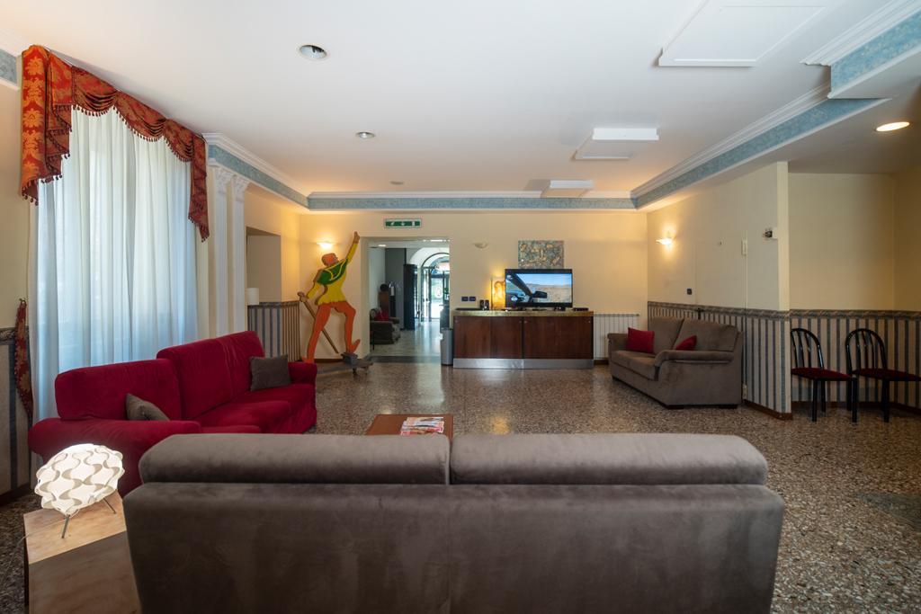 Hotel Italia & Lombardi مونتيفياسكون المظهر الخارجي الصورة