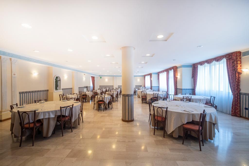 Hotel Italia & Lombardi مونتيفياسكون المظهر الخارجي الصورة