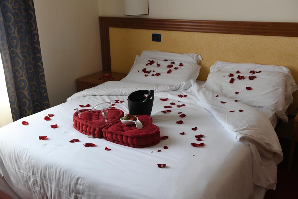Hotel Italia & Lombardi مونتيفياسكون المظهر الخارجي الصورة