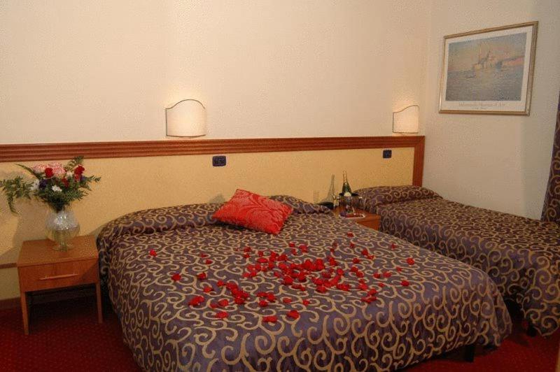 Hotel Italia & Lombardi مونتيفياسكون المظهر الخارجي الصورة